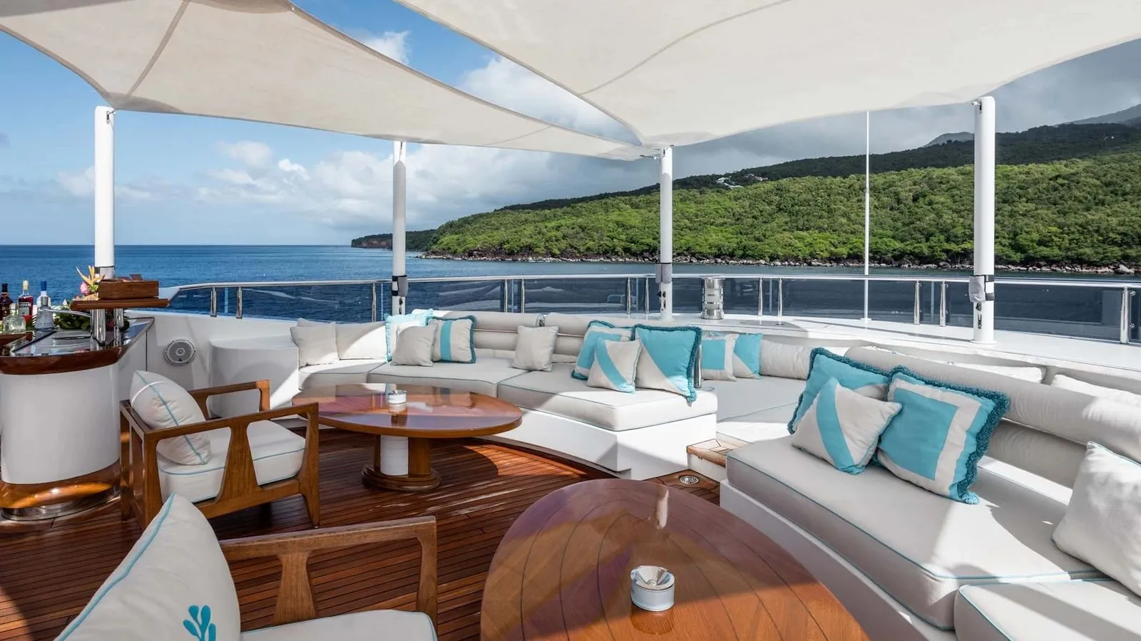 AXIOMA main salon interior