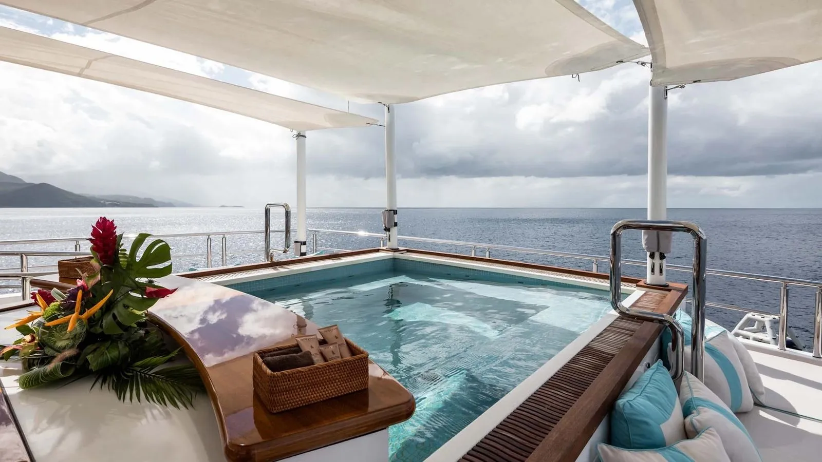 AXIOMA master suite cabin