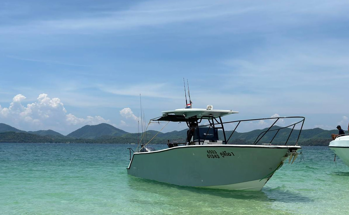 Culio speedboat seating area