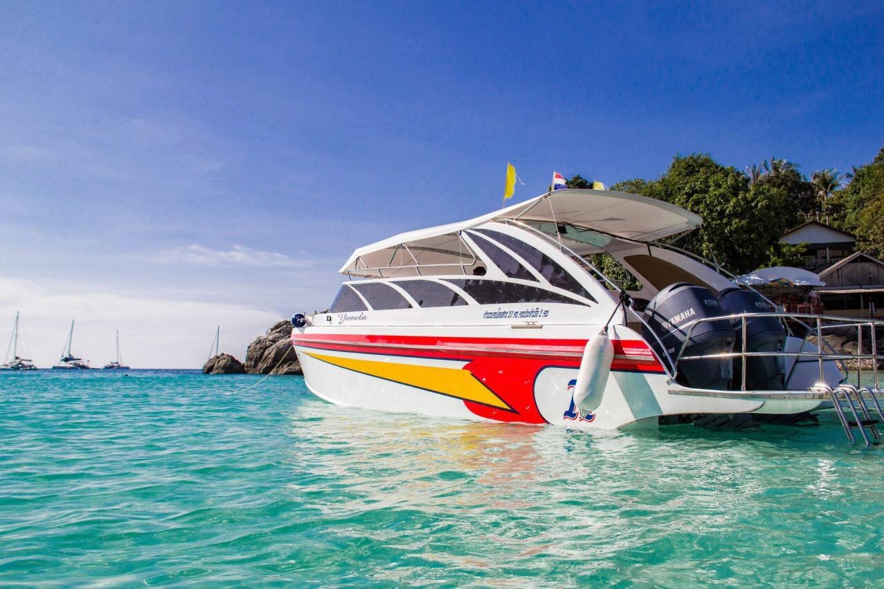 Yamela Speedboat cruising Phuket waters