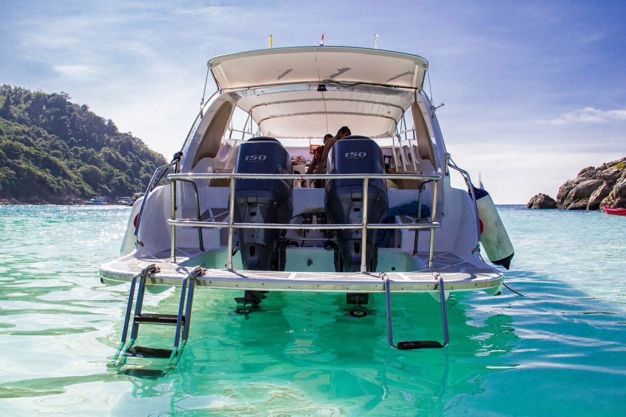 Yamela Speedboat snorkeling stop