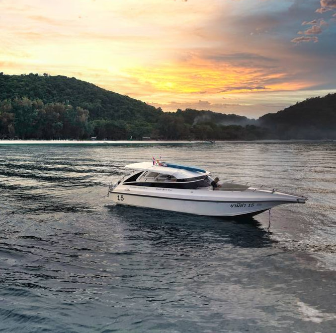 Yamela15 speedboat for luxury yacht charter in Phuket
